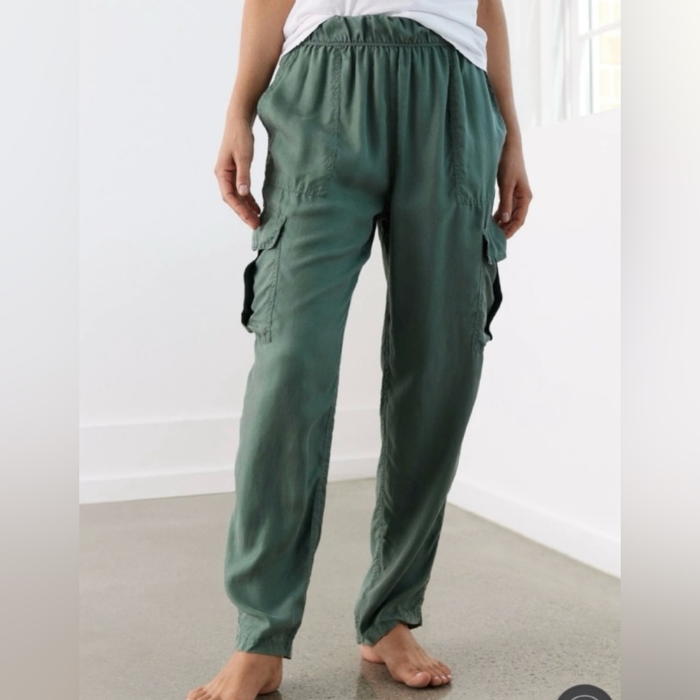 Unsubscribed Washable Silk Cargo Jogger Pants. Like new! Gorgeous!
